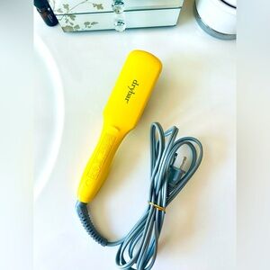 DRYBAR Baby Brush Yellow Straightening Iron